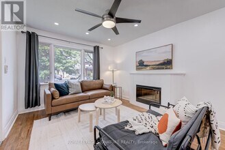 33 Ash Crescent in Toronto, ON - Building Photo - Building Photo