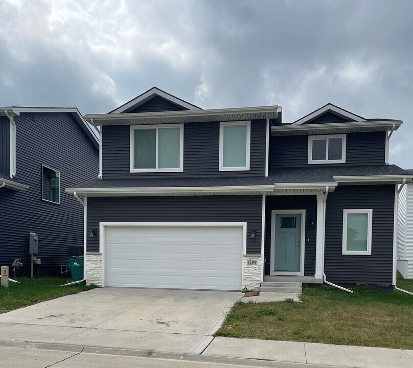 15140 Foxglove Ln in Urbandale, IA - Building Photo
