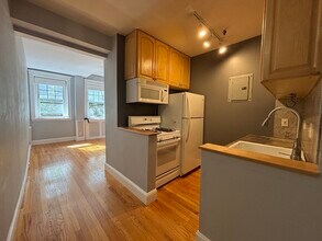 2001 Commonwealth Ave in Boston, MA - Building Photo - Building Photo