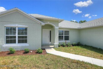 8466 104th Ave in Vero Beach, FL - Building Photo - Building Photo
