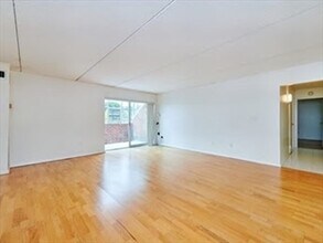 56-56 Broadlawn Park in Boston, MA - Building Photo - Building Photo
