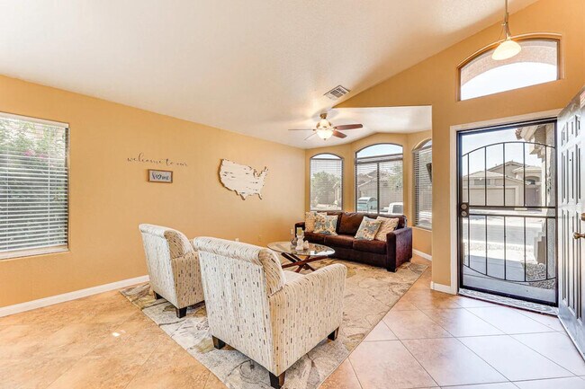 43854 W Cahill Dr in Maricopa, AZ - Building Photo - Building Photo