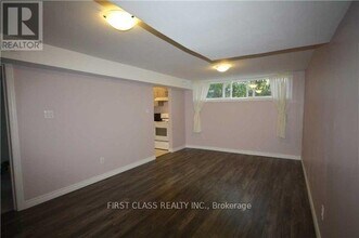 331 Woodsworth Rd in Toronto, ON - Building Photo - Building Photo