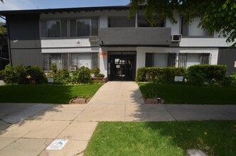 Stanley Gardens Apts - Spacious, Bright an... in Los Angeles, CA - Foto de edificio - Building Photo