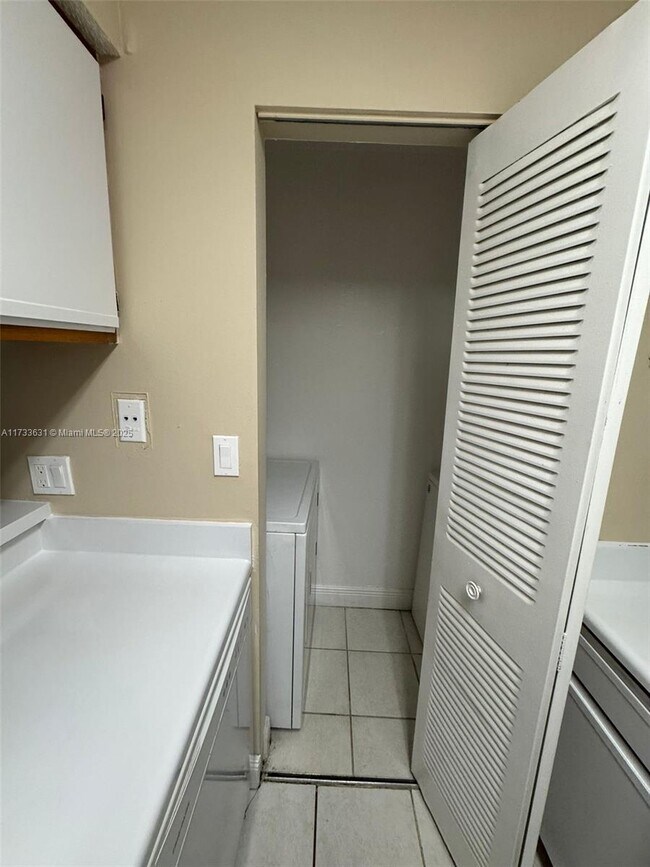 1225 SW 46th Ave in Pompano Beach, FL - Building Photo - Building Photo