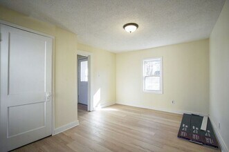 8 Beaudoin Ct in Chicopee, MA - Building Photo - Building Photo