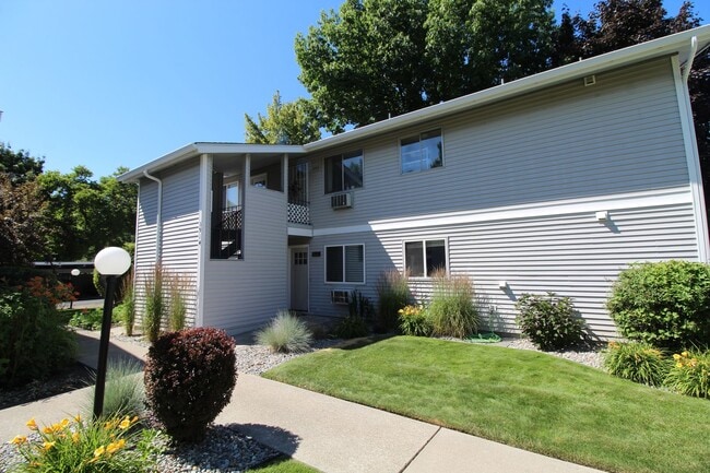property at 3914 S Regal St