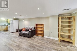 1 Milne Ave in Toronto, ON - Building Photo - Building Photo