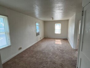 300 1st Ave SW in Watertown, SD - Building Photo - Building Photo