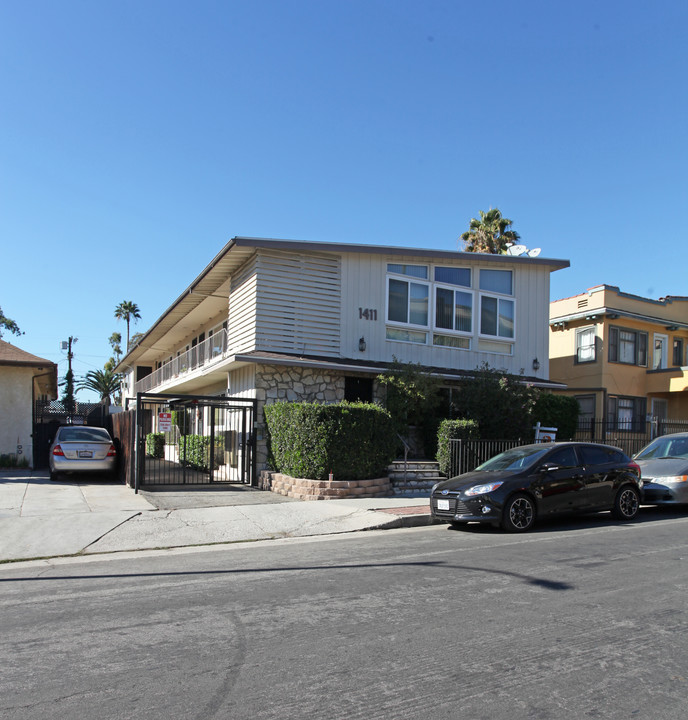 1411 N Mansfield Ave in Los Angeles, CA - Building Photo