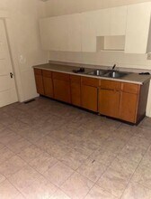 384 Meek St in Sharon, PA - Building Photo - Building Photo