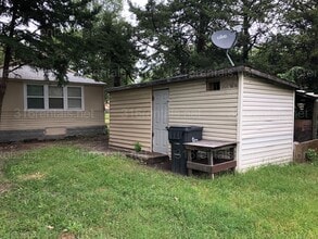 304 SE 5th St in Newton, KS - Building Photo - Building Photo