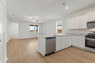 1139 Campside Dr in Beasley, TX - Building Photo - Building Photo