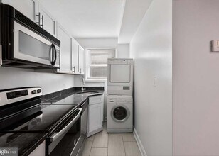 3065 Patrick Henry Dr in Falls Church, VA - Building Photo - Building Photo