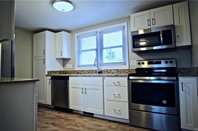 85 Aurora Vis Dr in Asheville, NC - Building Photo - Building Photo