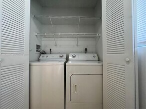 407 Palm Cir E in Pembroke Pines, FL - Building Photo - Building Photo