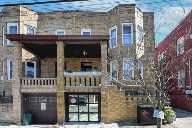1402 8th St in North Bergen, NJ - Building Photo - Building Photo
