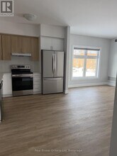 60 Donald St in Barrie, ON - Building Photo - Building Photo