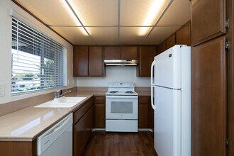 Garrett Gardens in Chula Vista, CA - Foto de edificio - Building Photo
