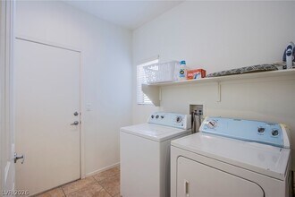 29 Blue Sunrise Ave in North Las Vegas, NV - Building Photo - Building Photo