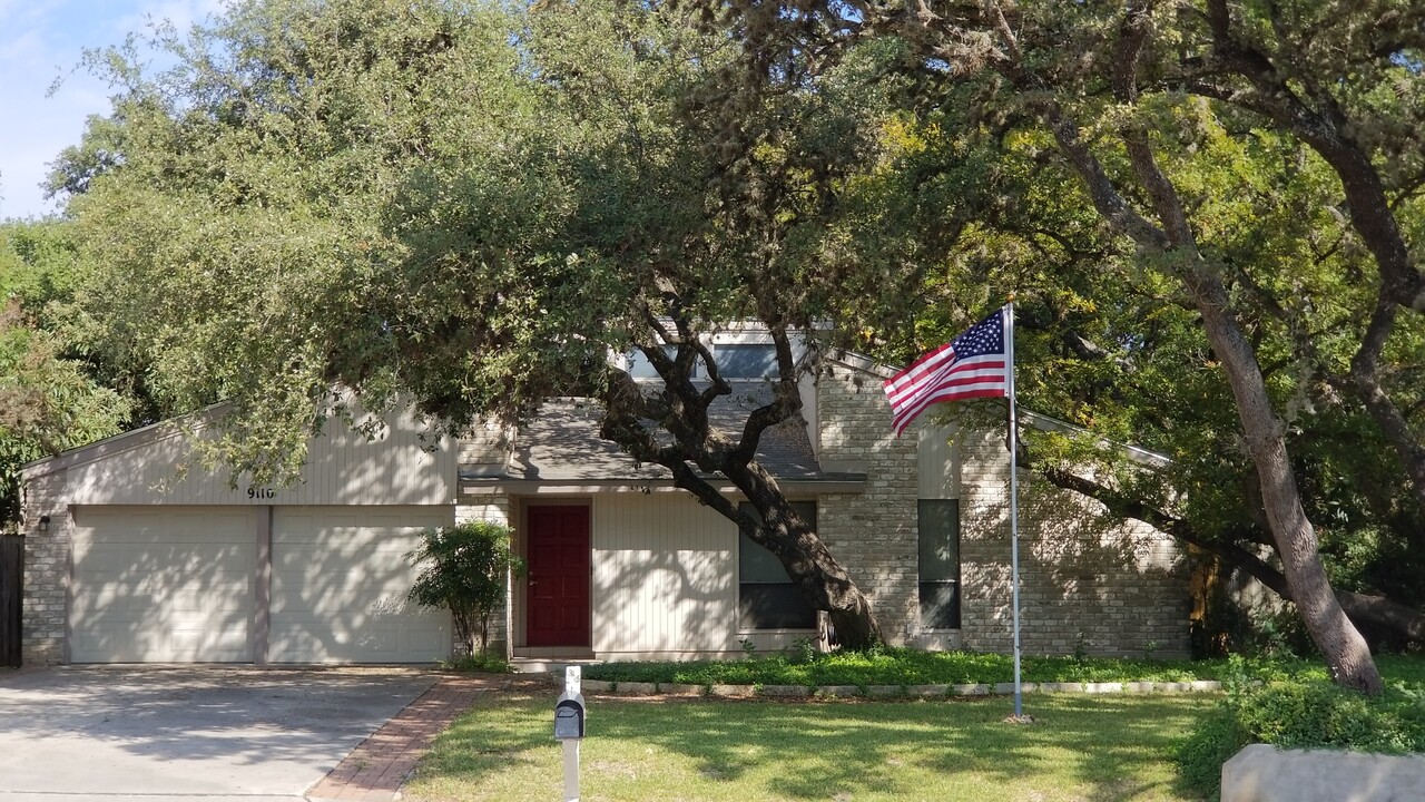 9110 Brigadoon St in San Antonio, TX - Building Photo