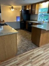 686 S Windsor St in Royalton, VT - Building Photo - Building Photo