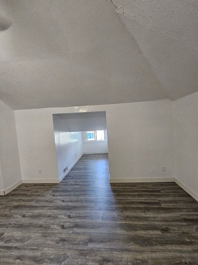 112 N 3rd St, Unit 4 in Marshalltown, IA - Building Photo - Building Photo