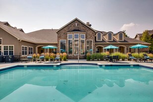Grove at Cherry Creek Park in Centennial, CO - Building Photo