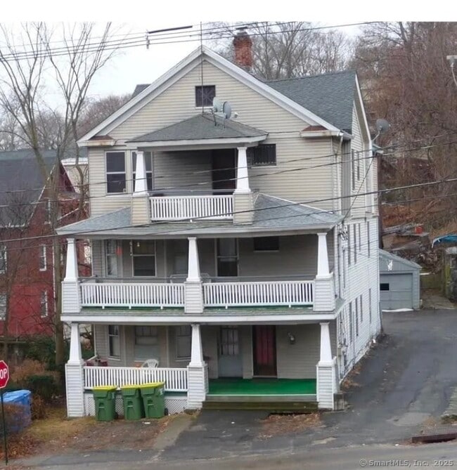 79 Robbins St in Waterbury, CT - Building Photo - Building Photo