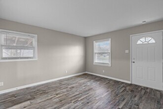 10518 Gretna Cir in St. Louis, MO - Building Photo - Building Photo