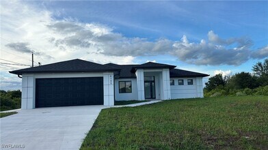 4105 East 15th Street in Lehigh Acres, FL - Building Photo - Building Photo