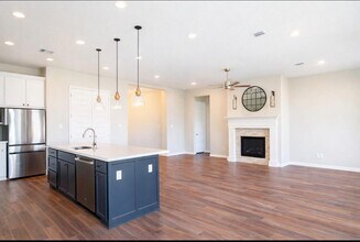 5035 Prairie Gourd Mdw in Manvel, TX - Building Photo - Building Photo