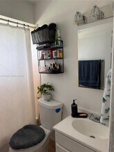 9445 SW 76th St in Miami, FL - Building Photo - Building Photo