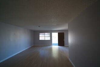 5282 S Maryland Pkwy in Las Vegas, NV - Building Photo - Building Photo