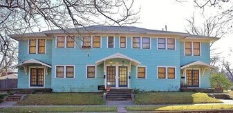 1420 W 10th St in Dallas, TX - Building Photo