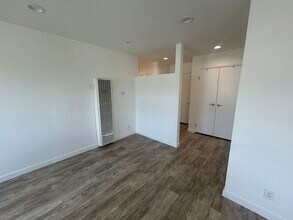 10237 Tujunga Canyon Blvd in Los Angeles, CA - Building Photo - Building Photo