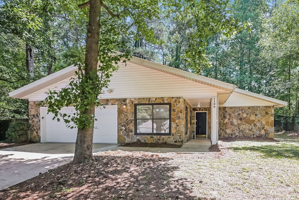 1100 Creekwood Cove in Lawrenceville, GA - Building Photo
