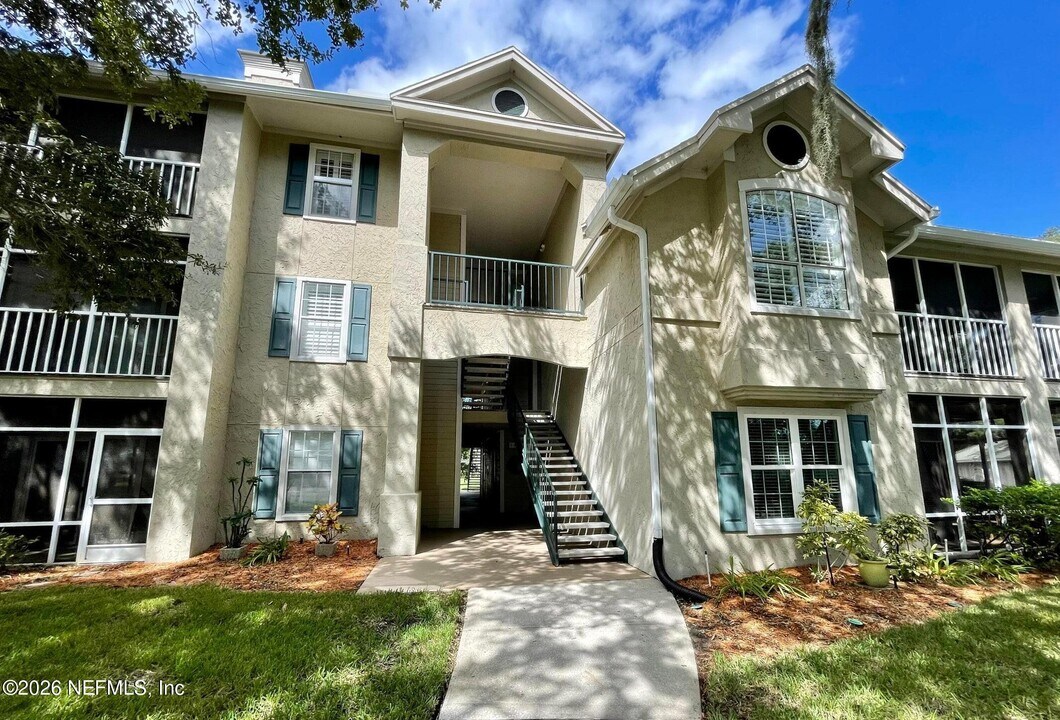 700 Ironwood Dr in Palm Valley, FL - Building Photo