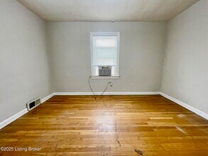 208 Breckenridge Ln in Louisville, KY - Building Photo - Building Photo