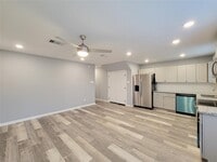 7204 Sandle St photo'