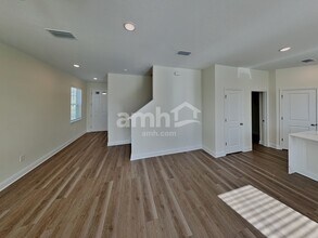 5678 Oesterle Rd in St. Cloud, FL - Building Photo - Building Photo