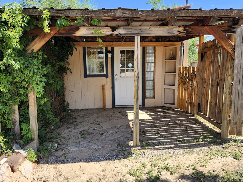 26 Park Rd in Edgewood, NM - Building Photo