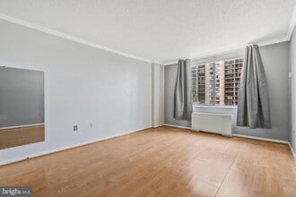 3701 S George Mason Dr in Falls Church, VA - Building Photo - Building Photo