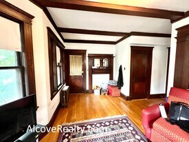 11 Leonard St, Unit 1 in Somerville, MA - Building Photo