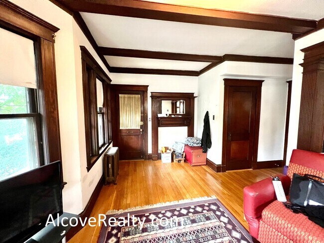 11 Leonard St, Unit 1