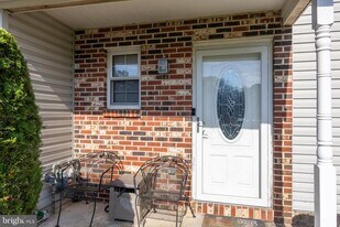 13 Hopewell Ln in Sicklerville, NJ - Building Photo