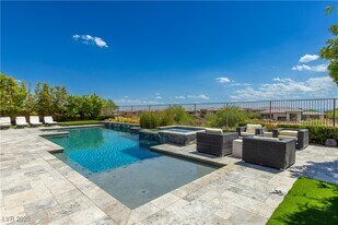 4198 Bronze Ridge St in Las Vegas, NV - Building Photo