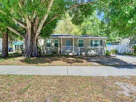 2701 S Manhattan Ave in Tampa, FL - Building Photo