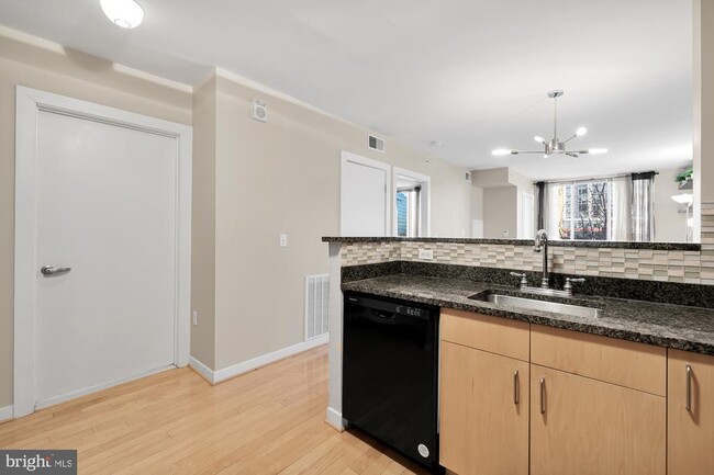 1000 New Jersey Ave SE in Washington, DC - Building Photo - Building Photo