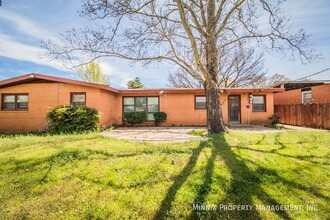 3208 38th St in Lubbock, TX - Building Photo - Building Photo